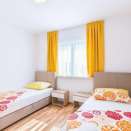 ゲストハウス Dragan K3 メドゥリン